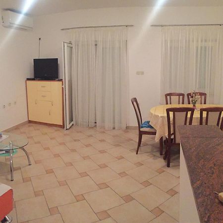Apartments Vidovic Povljana Rom bilde