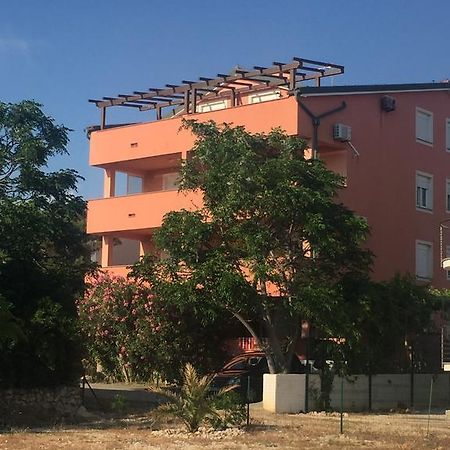 Apartments Vidovic Povljana Eksteriør bilde