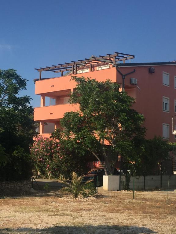Apartments Vidovic Povljana Eksteriør bilde